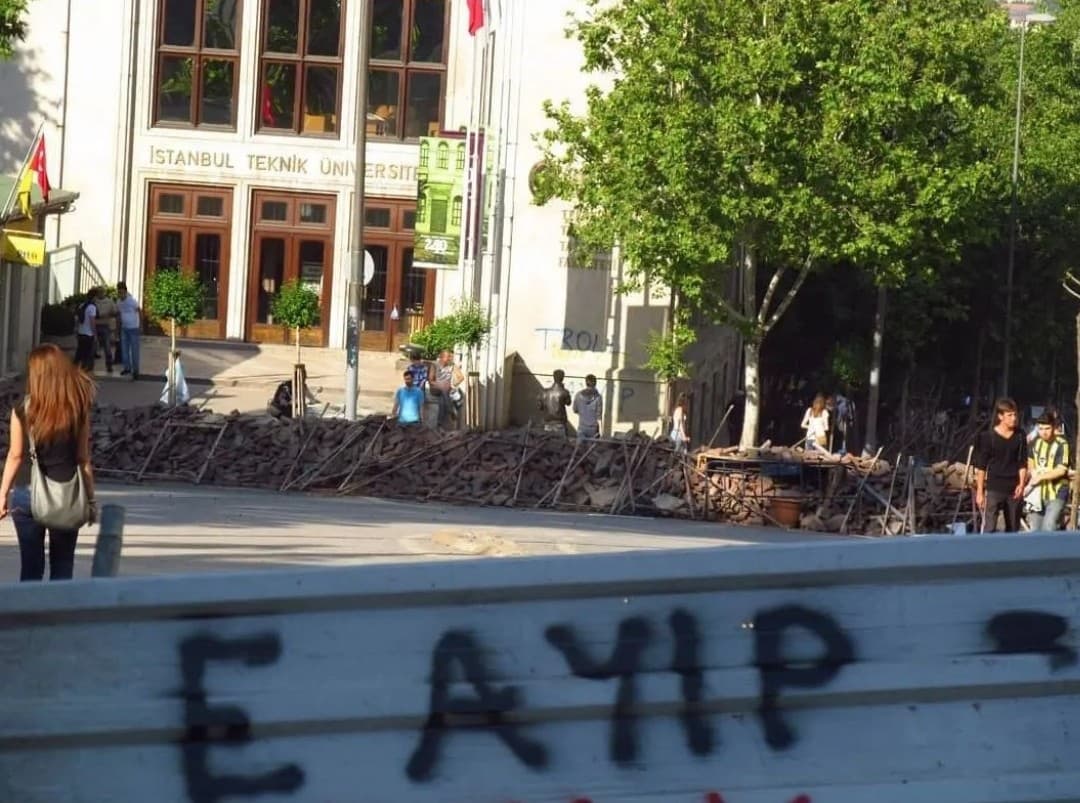 Birinci sınıfların ders seçiminde öncelikli olması tartışmalara neden oldu