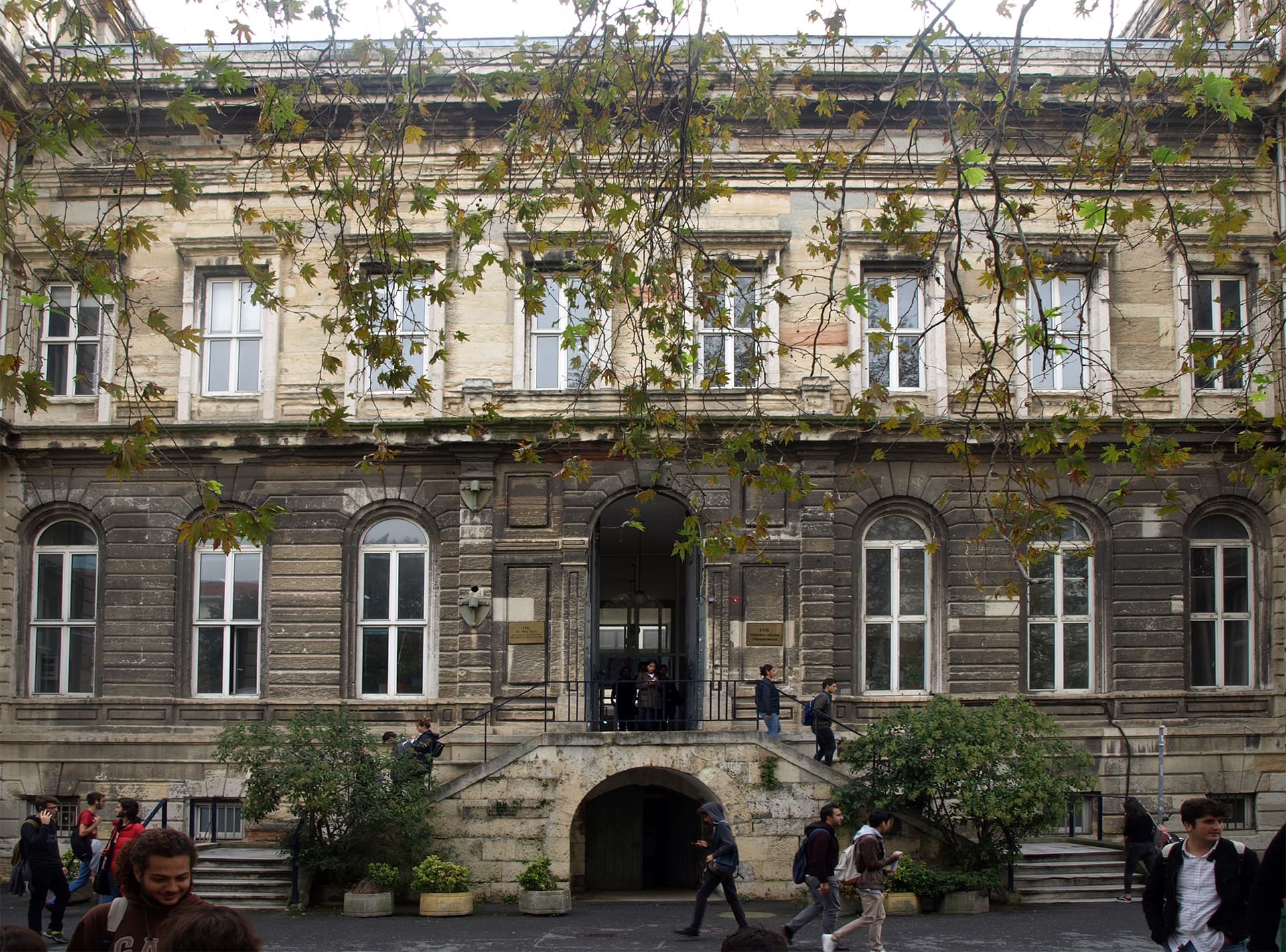 İTÜ hazırlık sınıfı kitaplarını görücü usulü satıyor