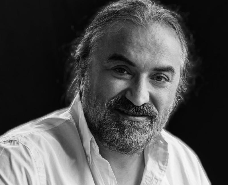 İTÜ'lü ünlü sanatçı Volkan Konak vefat etti