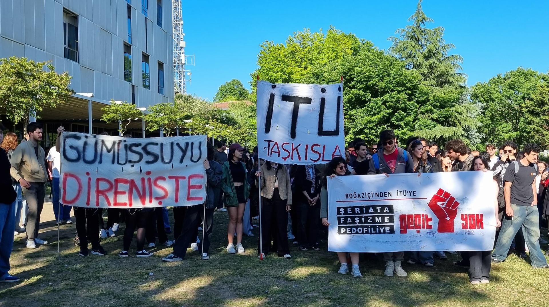 İTÜ'den Boğaziçi'ne destek: "Tarikata barikat kahrolsun şeriat!"