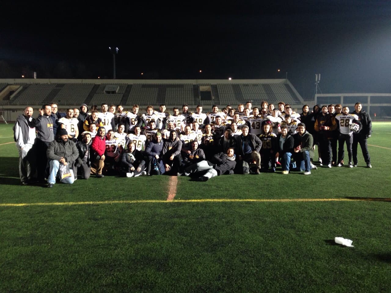 Hornets yarı finalde