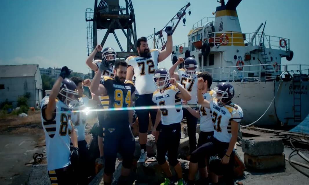 10 resimle Hornets'lı Ajda Pekkan klibi