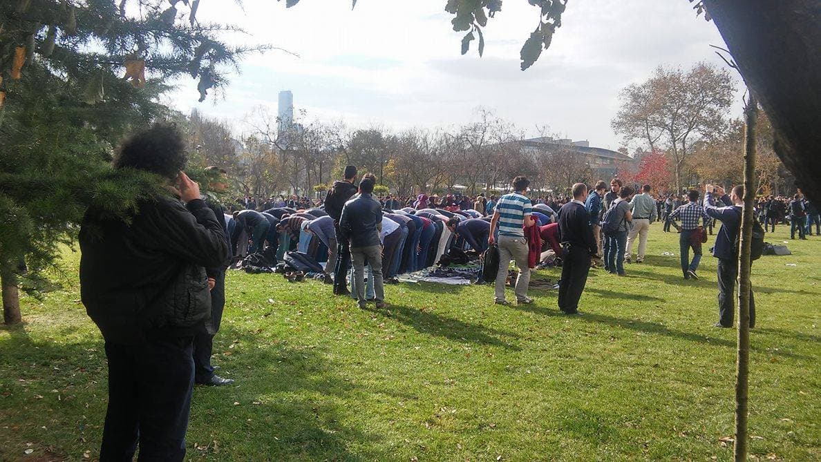 İTÜ'de namazlı eylem