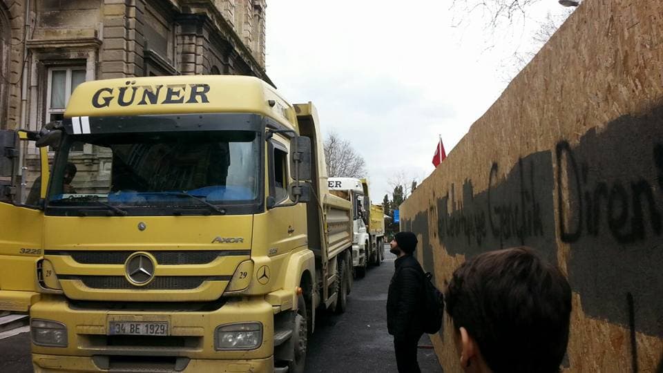 Maçka Kampüsü parkının yıkımını engellemeye çalışan öğrencilere müdahale