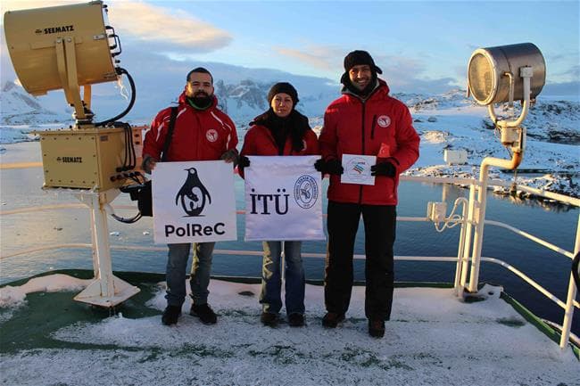 Çok uzaklarda astık bayrağımızı